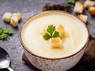 Рецепта Крем супа от карфиол с прясно мляко, готварска сметана и масло